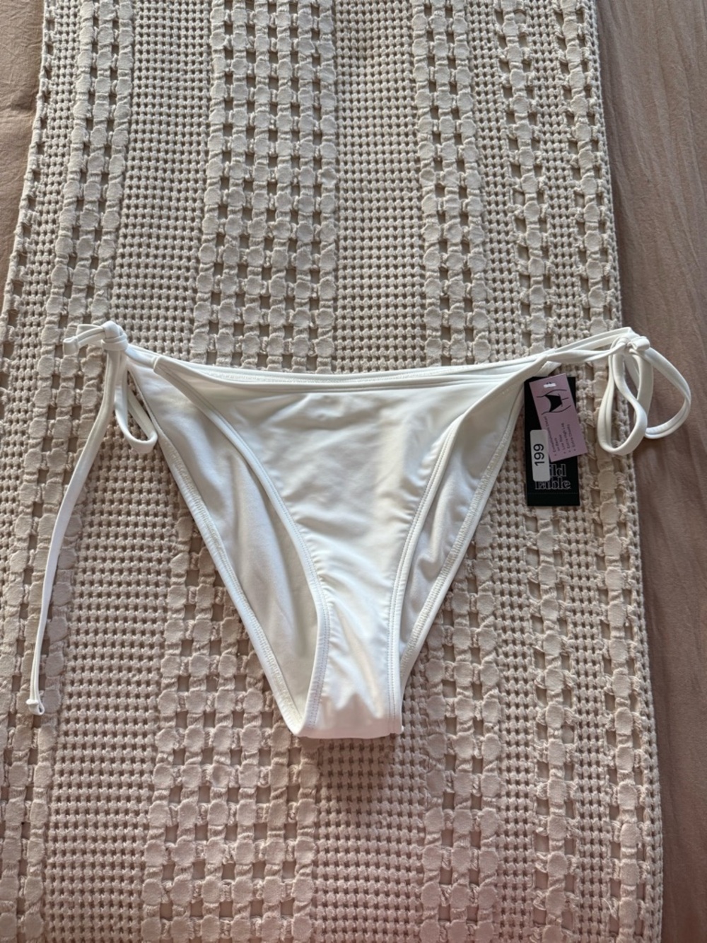 NEW wild fable White Low-Rise Xtra High-Leg Xtra Cheeky Tie-Side Bikini Size M